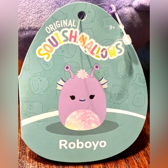 Roboyo 2023 squishmallow - Picture 3 of 4